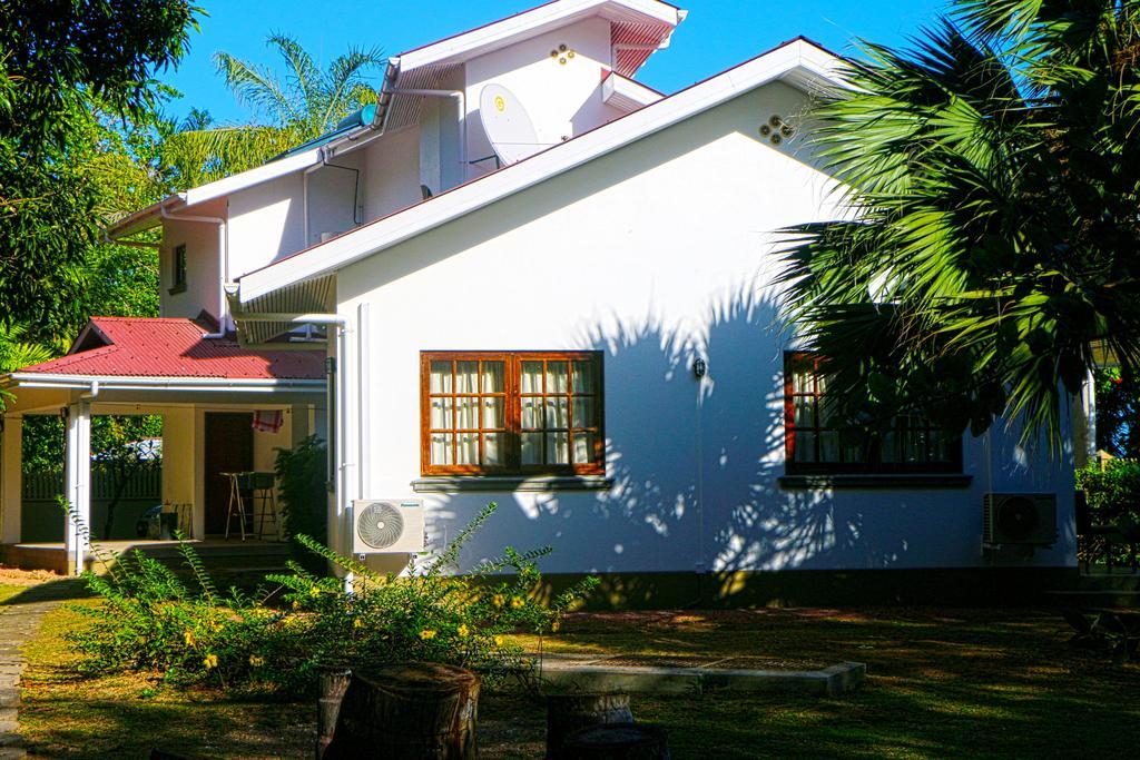 Villa Saint Sauveur Baie Sainte Anne Exterior photo